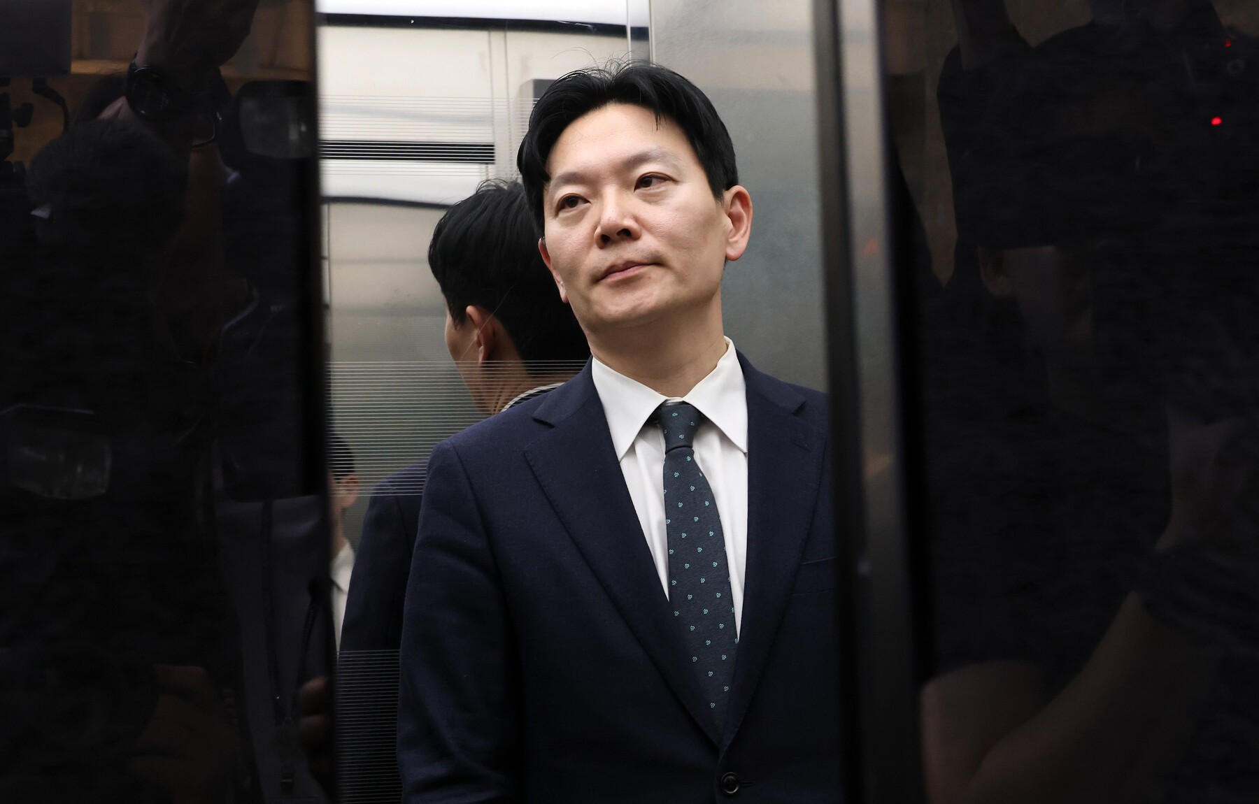 ‘음주 추태 의혹’ 박상용 검사, 전·현직 의원 상대 손배소 일부 승소
